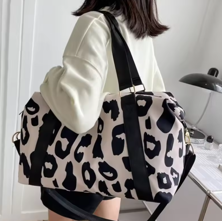 Luxe Leopard Print Travel Tote – Stylish & Practical